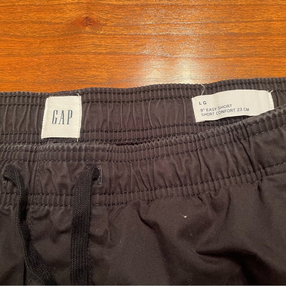 GAP 9”Easy Shorts - L - Picture 3 of 3